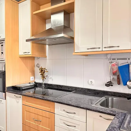 Acogedor Calle Aragon Con Garaje Daire *